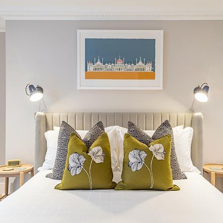 Beaches Brighton - Luxury Seafront Accommodation Экстерьер фото