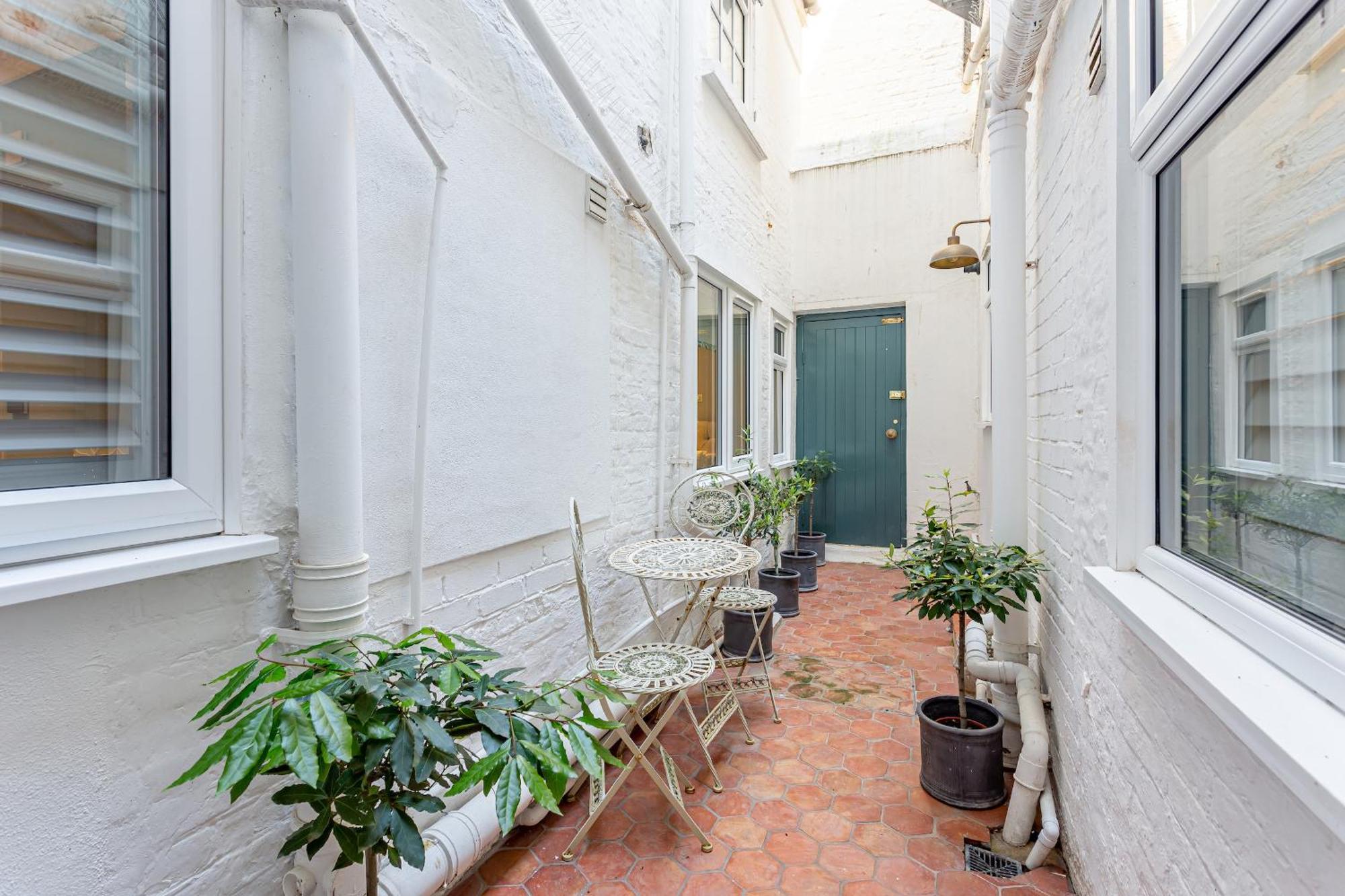 Beaches Brighton - Luxury Seafront Accommodation Экстерьер фото